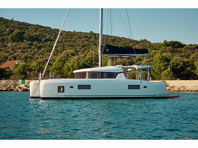 Lagoon 42