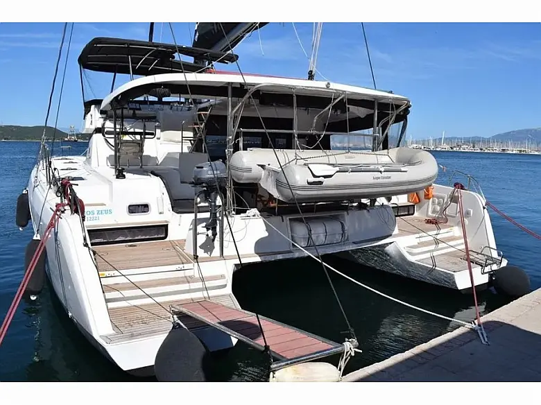 Lagoon 42 