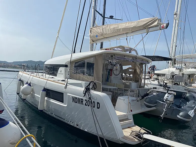 Lagoon 40