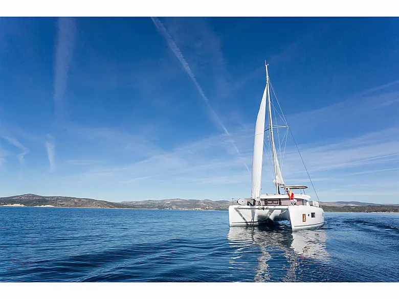 Lagoon 42