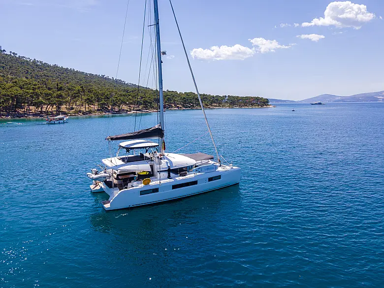 Lagoon 50