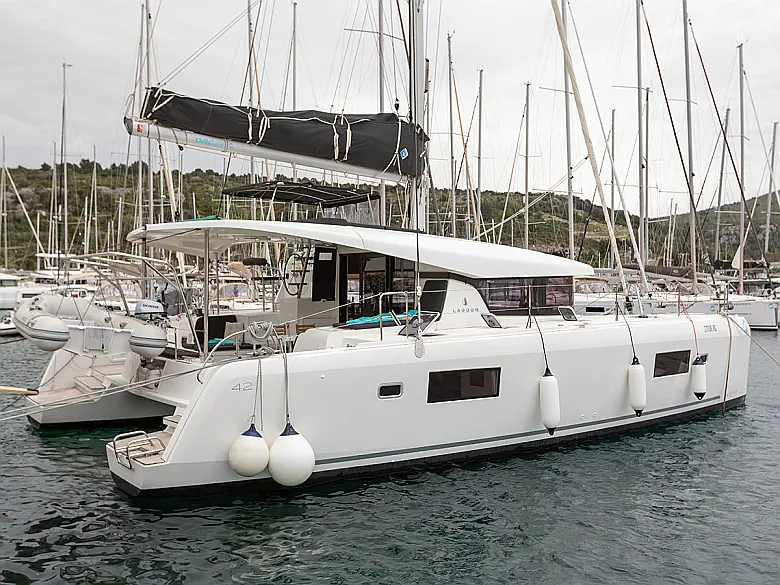 Lagoon 42